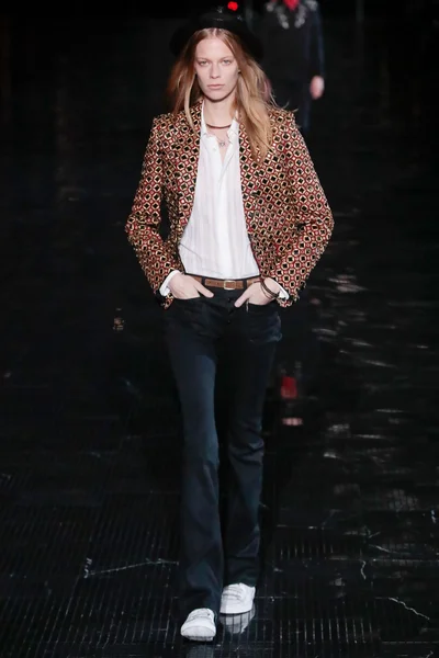 Look 22